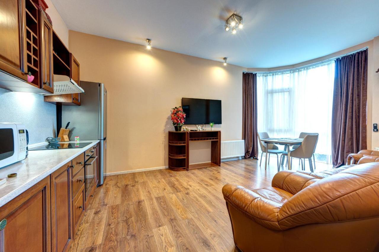 Apartments Near Kiev Botanical Garden Ym.Hryshka Bagian luar foto