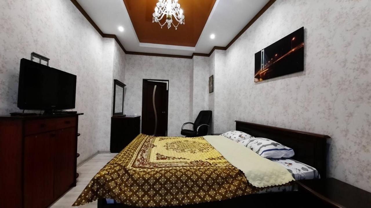 Apartments Near Kiev Botanical Garden Ym.Hryshka Bagian luar foto