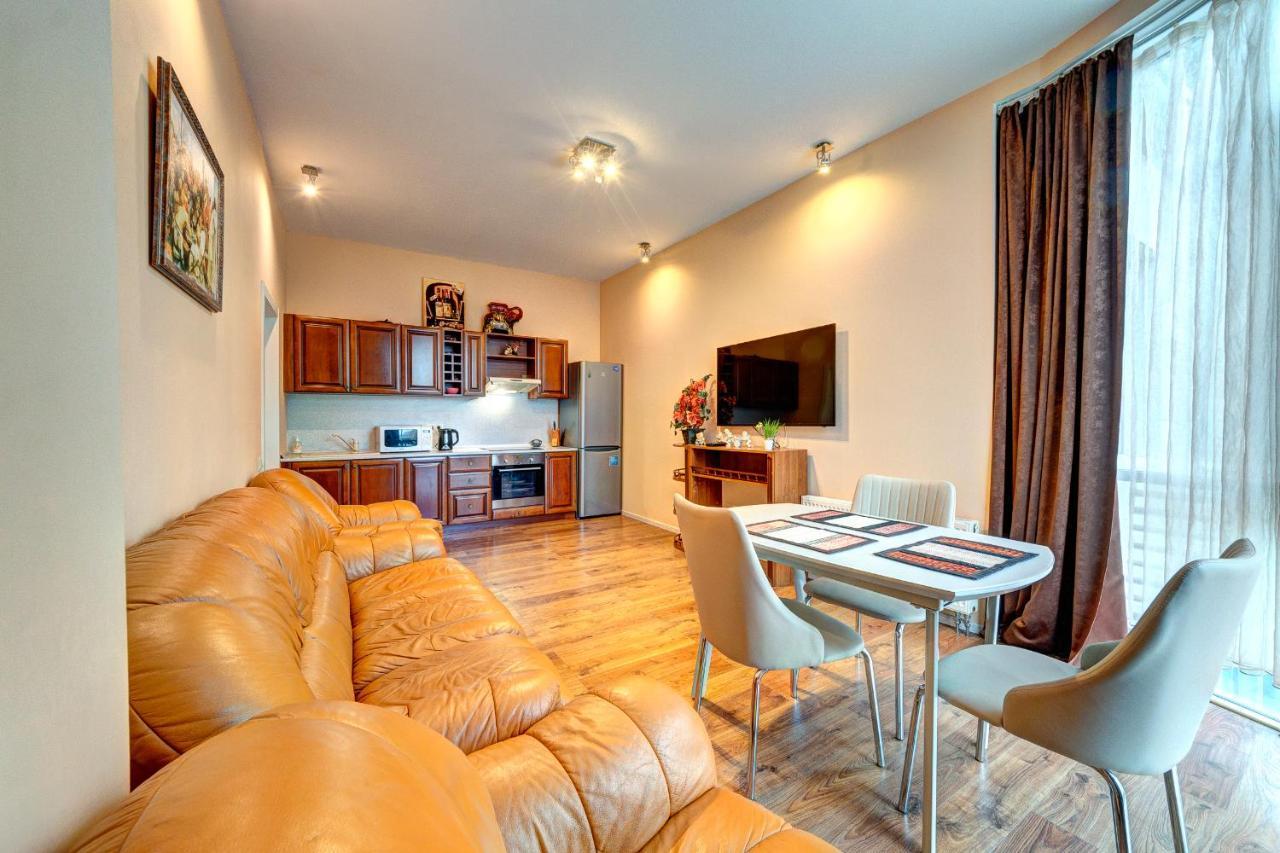 Apartments Near Kiev Botanical Garden Ym.Hryshka Bagian luar foto