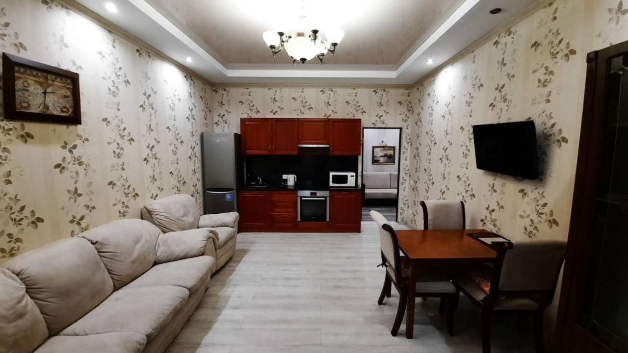 Apartments Near Kiev Botanical Garden Ym.Hryshka Bagian luar foto