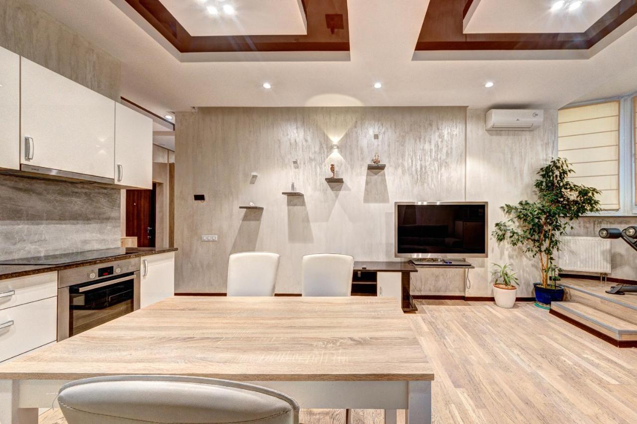 Apartments Near Kiev Botanical Garden Ym.Hryshka Bagian luar foto