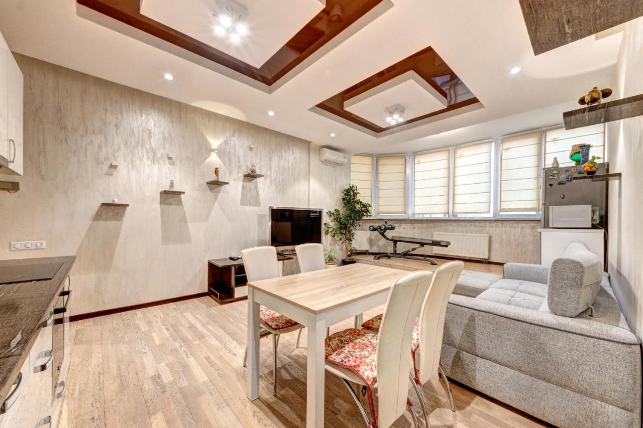 Apartments Near Kiev Botanical Garden Ym.Hryshka Bagian luar foto
