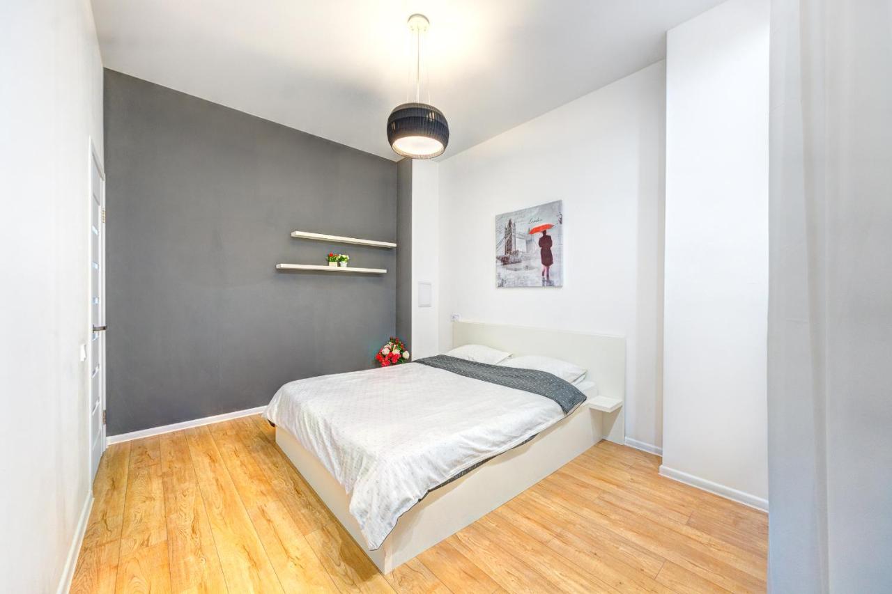 Apartments Near Kiev Botanical Garden Ym.Hryshka Bagian luar foto
